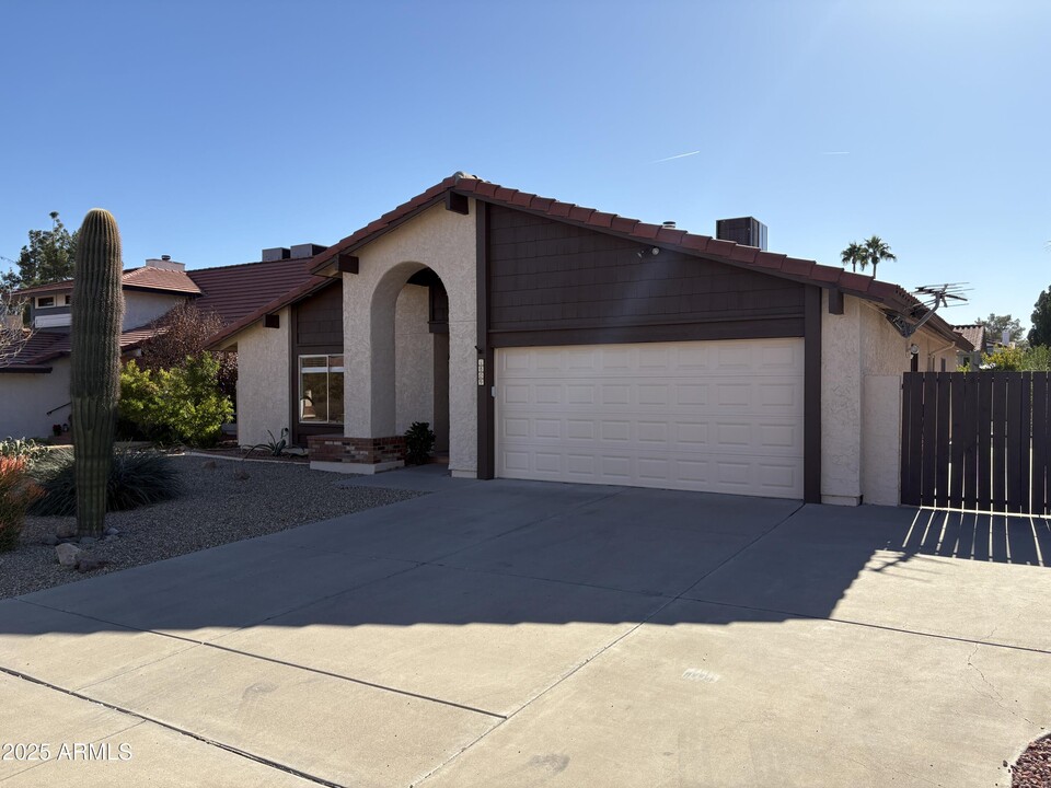 1809 E Crocus Dr in Phoenix, AZ - Building Photo