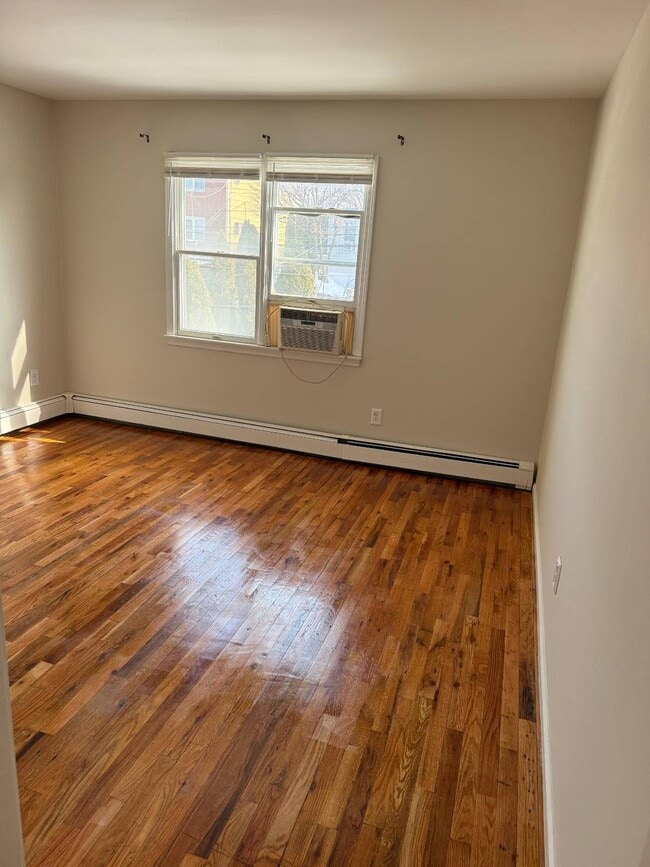 43 Dunston Ave in Yonkers, NY - Building Photo - Building Photo