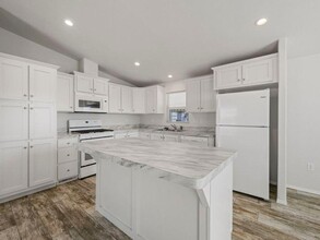 4400 W Florida Ave in Hemet, CA - Building Photo - Building Photo