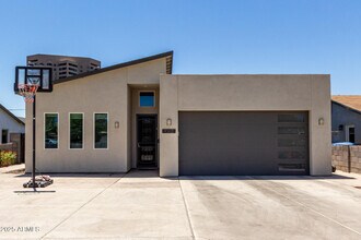 1005 E Weldon Ave in Phoenix, AZ - Foto de edificio - Building Photo