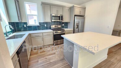 17832 Reunion St in Lathrop, CA - Building Photo - Building Photo