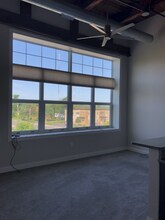 373 Spencer St, Unit 306 in Syracuse, NY - Foto de edificio - Building Photo