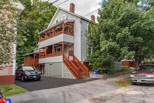 25 Union St, Unit B in Concord, NH - Building Photo