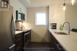 210 Clare St in Ottawa, ON - Building Photo - Building Photo