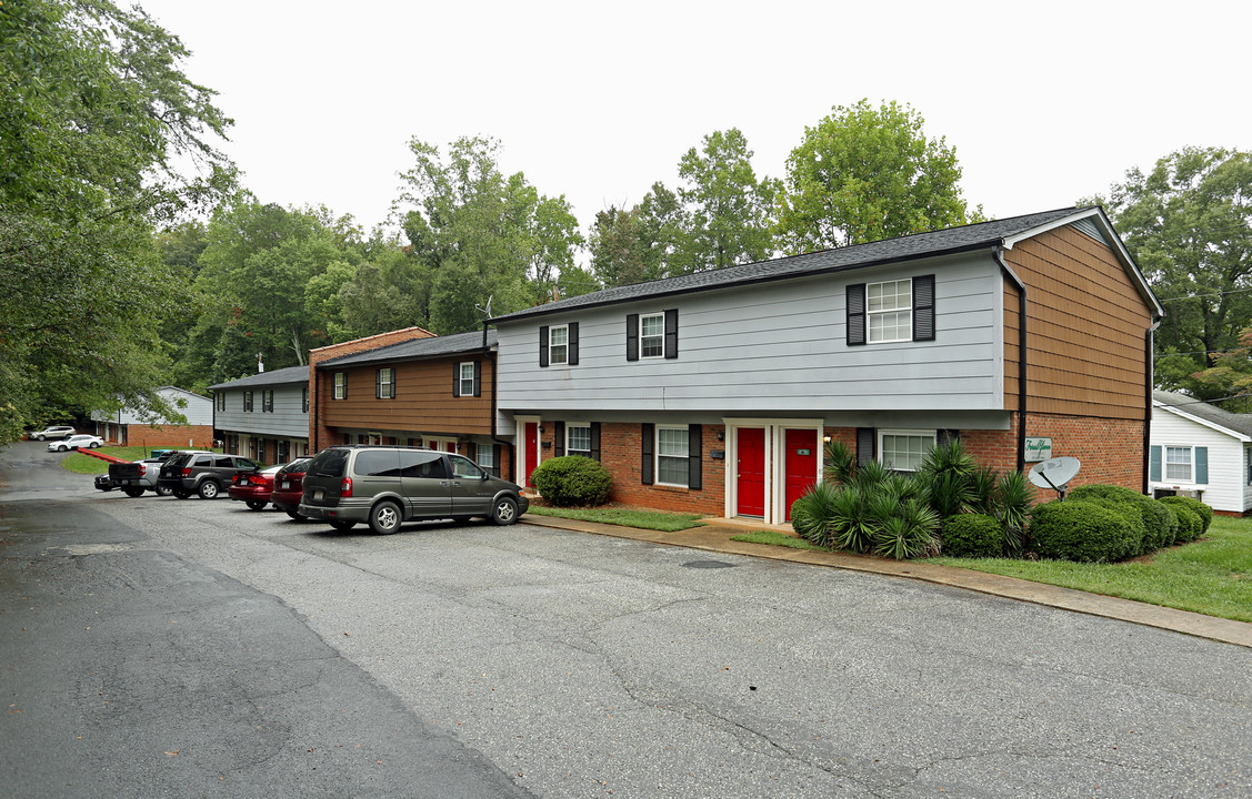 Forest Glenn Townhomes in Belmont, NC - Building Photo