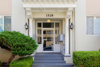 Lake Merritt Apartments in Oakland, CA - Foto de edificio - Building Photo