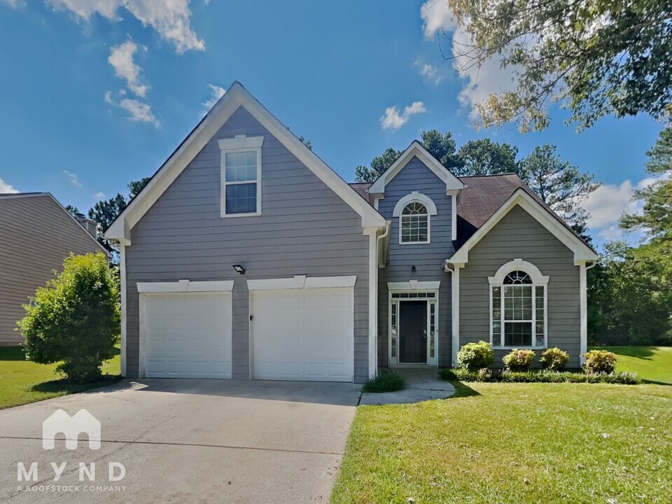 7877 Collinswood Ct in Jonesboro, GA - Building Photo