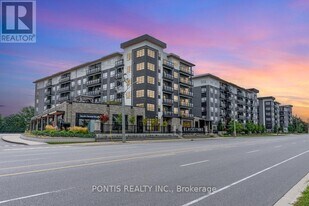 255 Northfield Dr E in Waterloo, ON - Building Photo