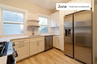 Private bedroom in 5 bed/2 bath Home in Boston, MA - Building Photo - Building Photo