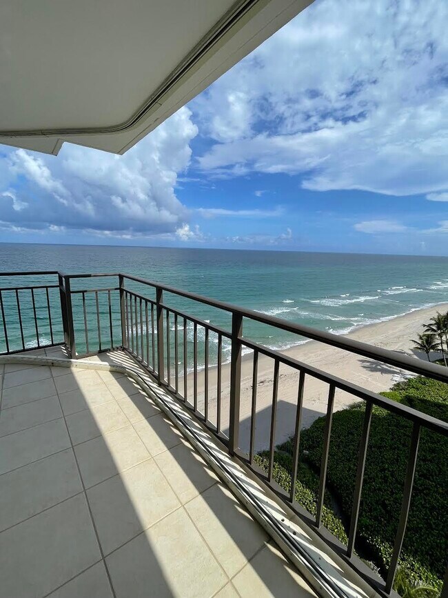 3009 S Ocean Blvd in Highland Beach, FL - Building Photo - Building Photo