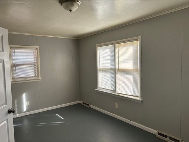 8526 Clifton Ave in Jennings, MO - Building Photo - Building Photo