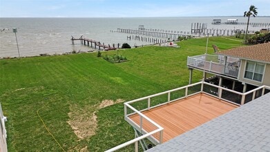 2018 Todville Rd in Seabrook, TX - Building Photo - Building Photo