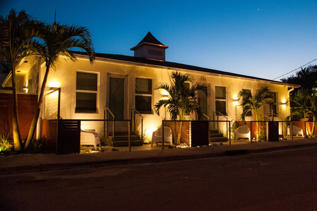 334 Oregon St in Hollywood, FL - Building Photo