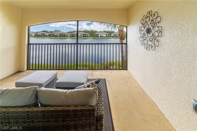 9521 Avellino Wy in Naples, FL - Foto de edificio - Building Photo