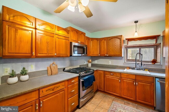 property at 4417 Pechin St