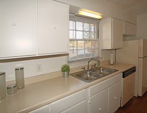 Woodland Village Apartments in Columbia, SC - Building Photo - Interior Photo