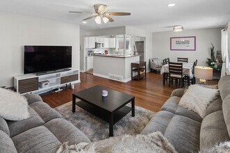 5021 Church St in Skokie, IL - Building Photo - Building Photo