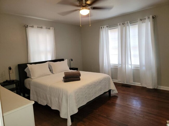 property at 1104 N Duval St