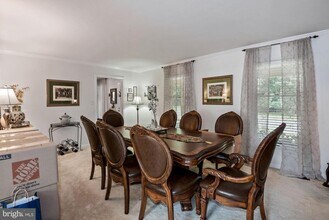 2131 Silentree Dr in Vienna, VA - Building Photo - Building Photo