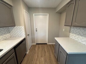 9823 Stonemont Rd in La Porte, TX - Building Photo - Building Photo