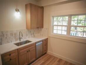 803 Oakland Ave in Austin, TX - Building Photo - Building Photo