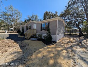 207 Ash St in Interlachen, FL - Building Photo - Building Photo