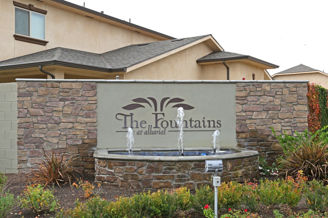 The Fountains at Alluvial in Clovis, CA - Foto de edificio