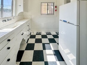 1618 1/2 E 4th St in Long Beach, CA - Building Photo - Building Photo