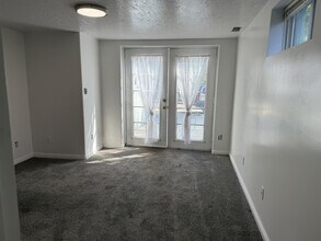 219 Country Club Dr in Ogden, UT - Building Photo - Building Photo