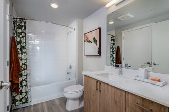 Avalon Tech Ridge in Pflugerville, TX - Foto de edificio - Building Photo