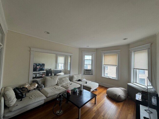 41 Orkney Rd in Boston, MA - Foto de edificio - Building Photo