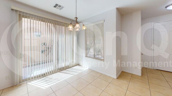 9218 W Meadow Dr in Peoria, AZ - Building Photo - Building Photo