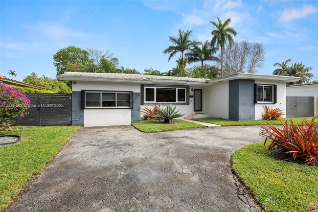 425 NE 114th St in Miami, FL - Building Photo - Building Photo