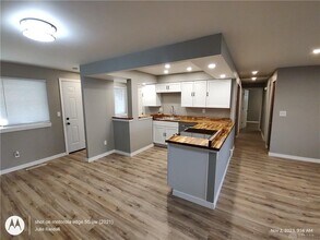 5206 Powell Rd in Dayton, OH - Building Photo - Building Photo