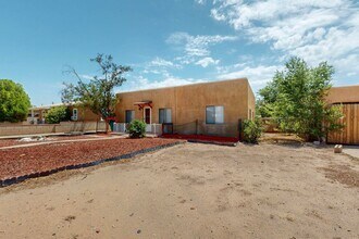 5016 5th St NW in Albuquerque, NM - Building Photo - Building Photo