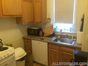 1334 Commonwealth Ave in Boston, MA - Building Photo - Building Photo