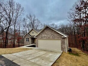 12 Celtic Dr in Bella Vista, AR - Building Photo - Building Photo