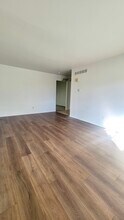 9 E Stewart Ave in Lansdowne, PA - Building Photo - Building Photo