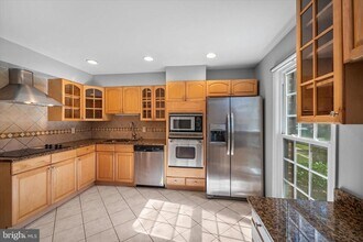 10276 Arizona Cir in Bethesda, MD - Building Photo - Building Photo