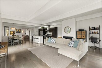 3339 N Knoll Dr in Los Angeles, CA - Building Photo - Building Photo