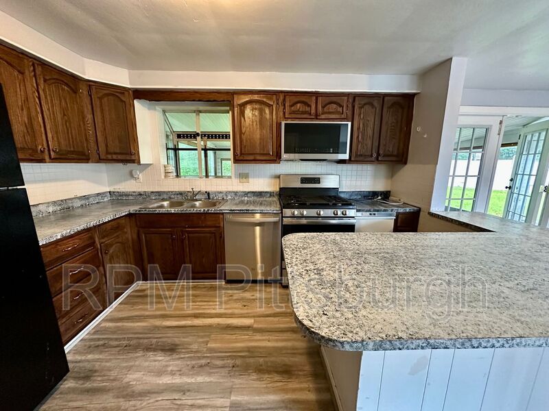 319 Elfort Dr in Pittsburgh, PA - Building Photo