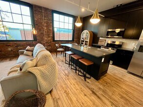 31 N Huron St in Toledo, OH - Foto de edificio - Building Photo