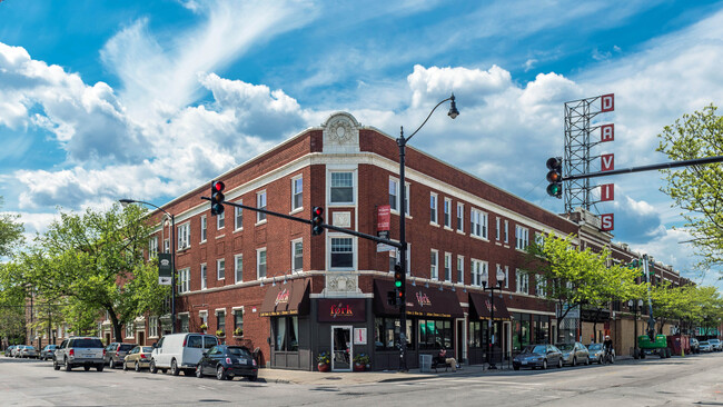 Wilson Manor in Chicago, IL - Building Photo - Building Photo