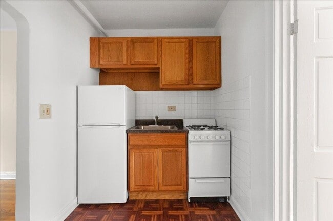 1421 W Farwell Ave in Chicago, IL - Foto de edificio - Building Photo