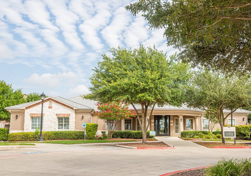 Town Square Converse, TX Apartments
