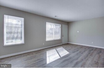 1811 Westwind Way in McLean, VA - Building Photo - Building Photo