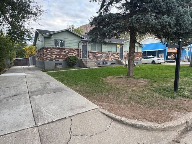 1120 Vitt Dr in Ogden, UT - Building Photo - Building Photo