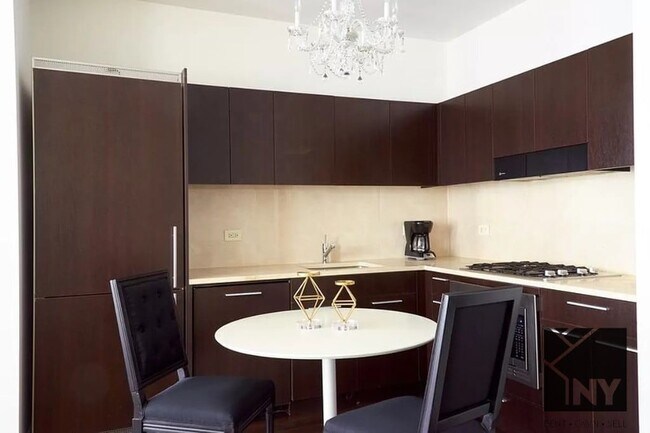 128 Water St, Unit 1419 in New York, NY - Building Photo - Building Photo