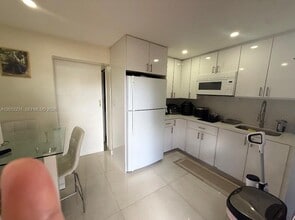 5591 W 2nd Ave in Hialeah, FL - Building Photo - Building Photo