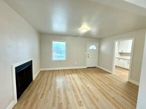 120 Berry St in Roseville, CA - Building Photo - Building Photo